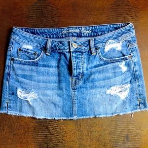 American Eagle mini skirt (Size 4)